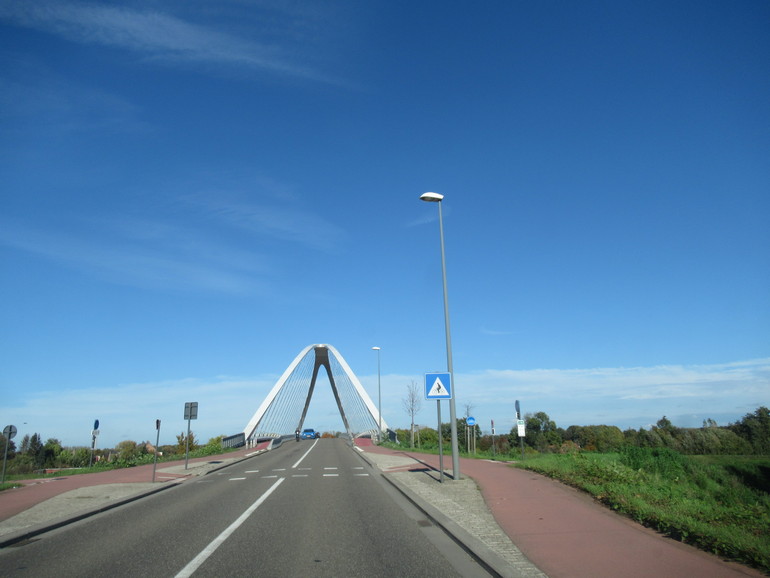Fraaie brug op weg naar Antwerpen